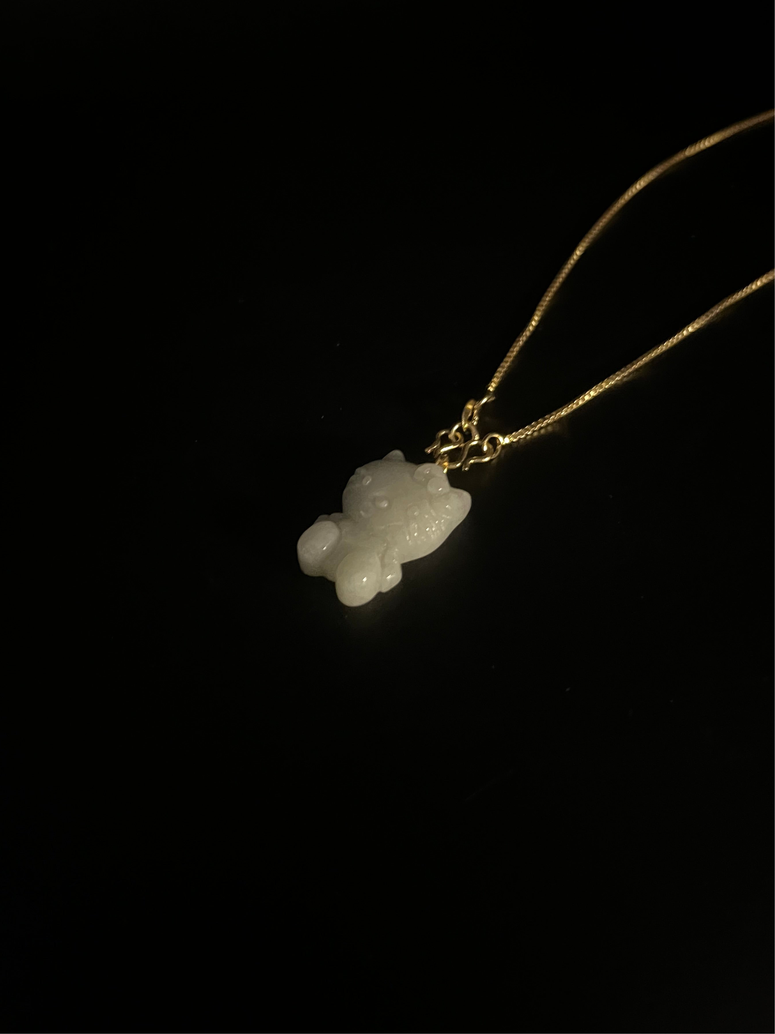 JADE HELLO KITTY + THIN CHAIN