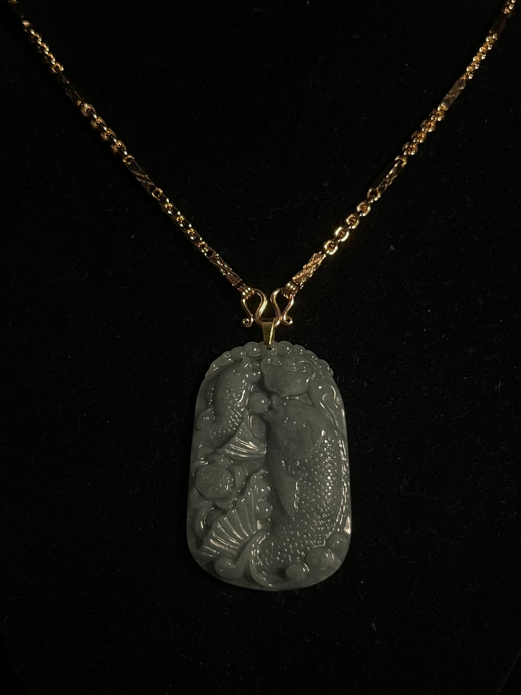 ( PENDANT ) JADE KOI FISH