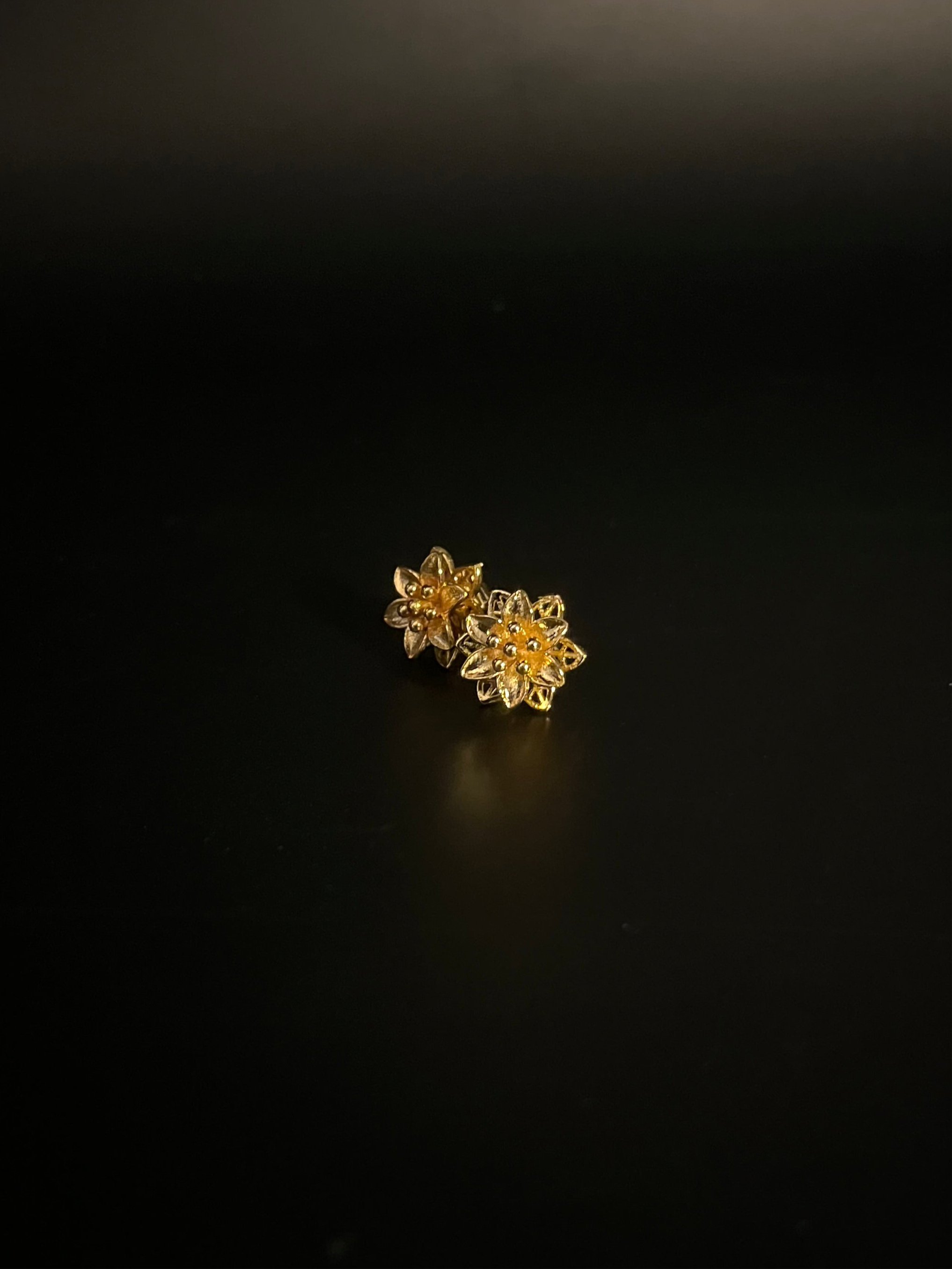 NEW FLOWER EARRINGS