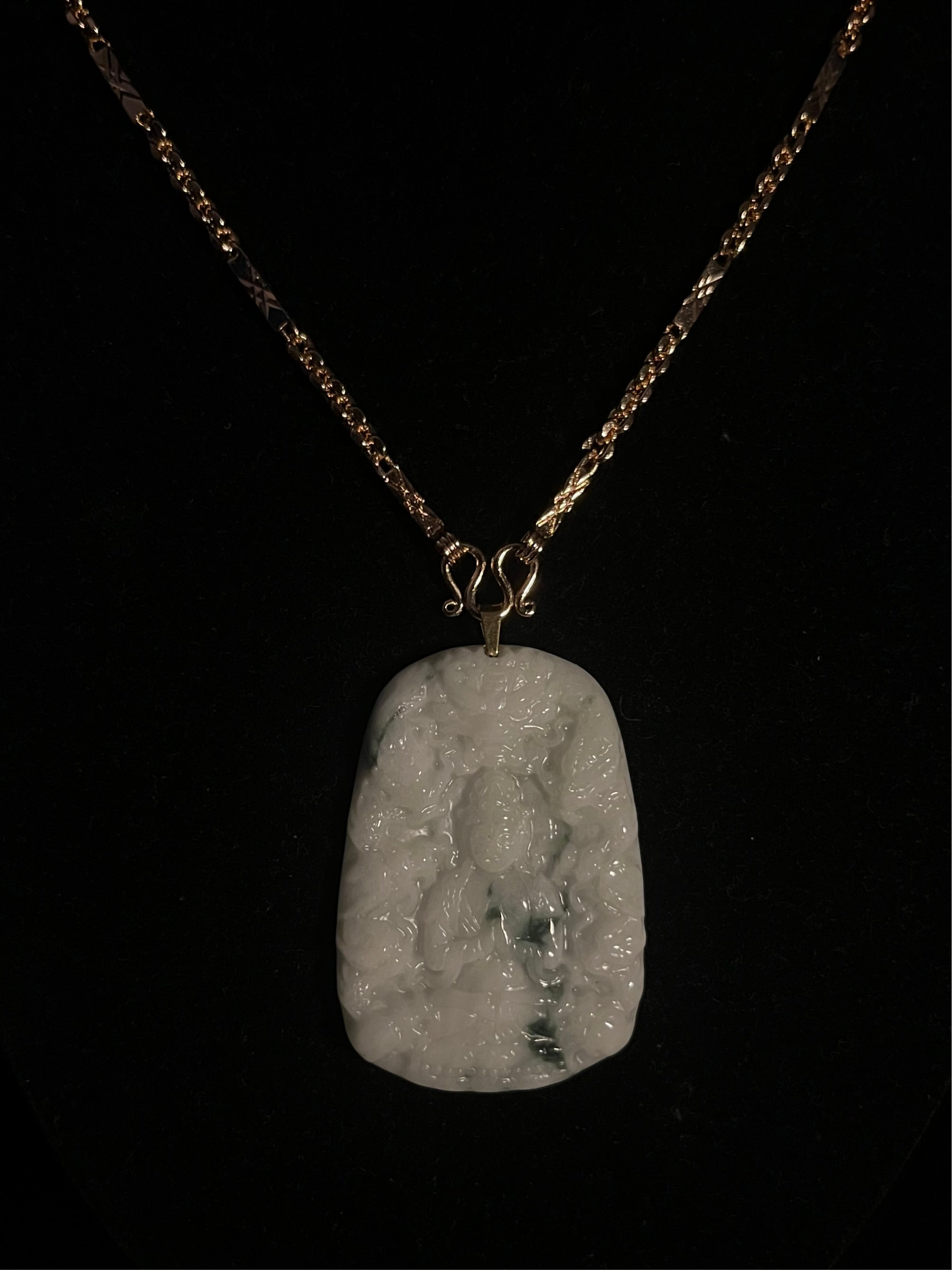 ( PENDANT ) WHITE JADE BUDDHA + DRAGON