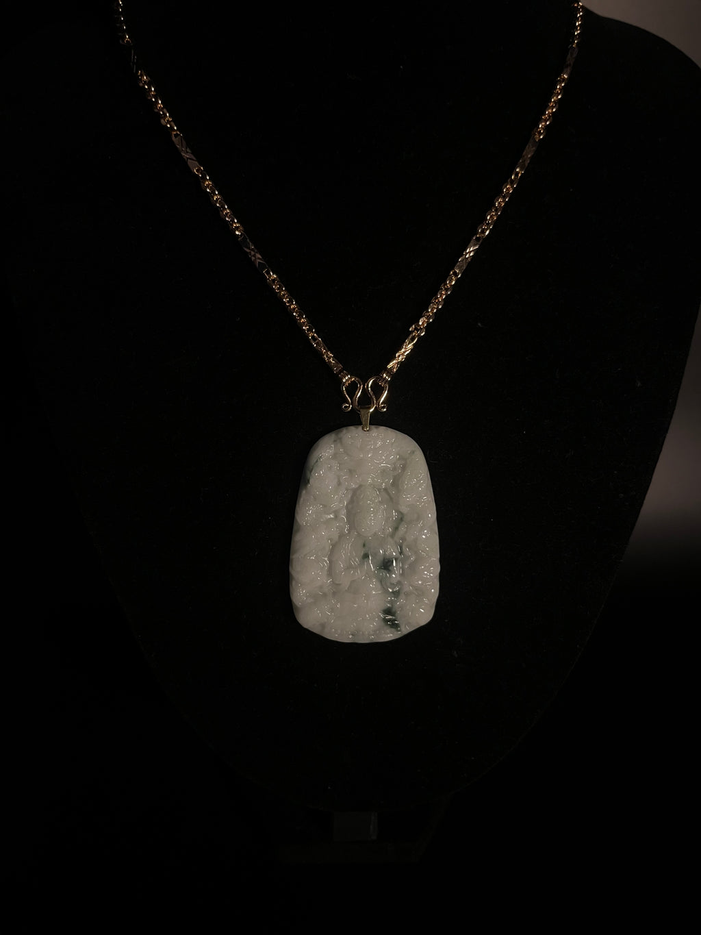( PENDANT ) WHITE JADE BUDDHA + DRAGON