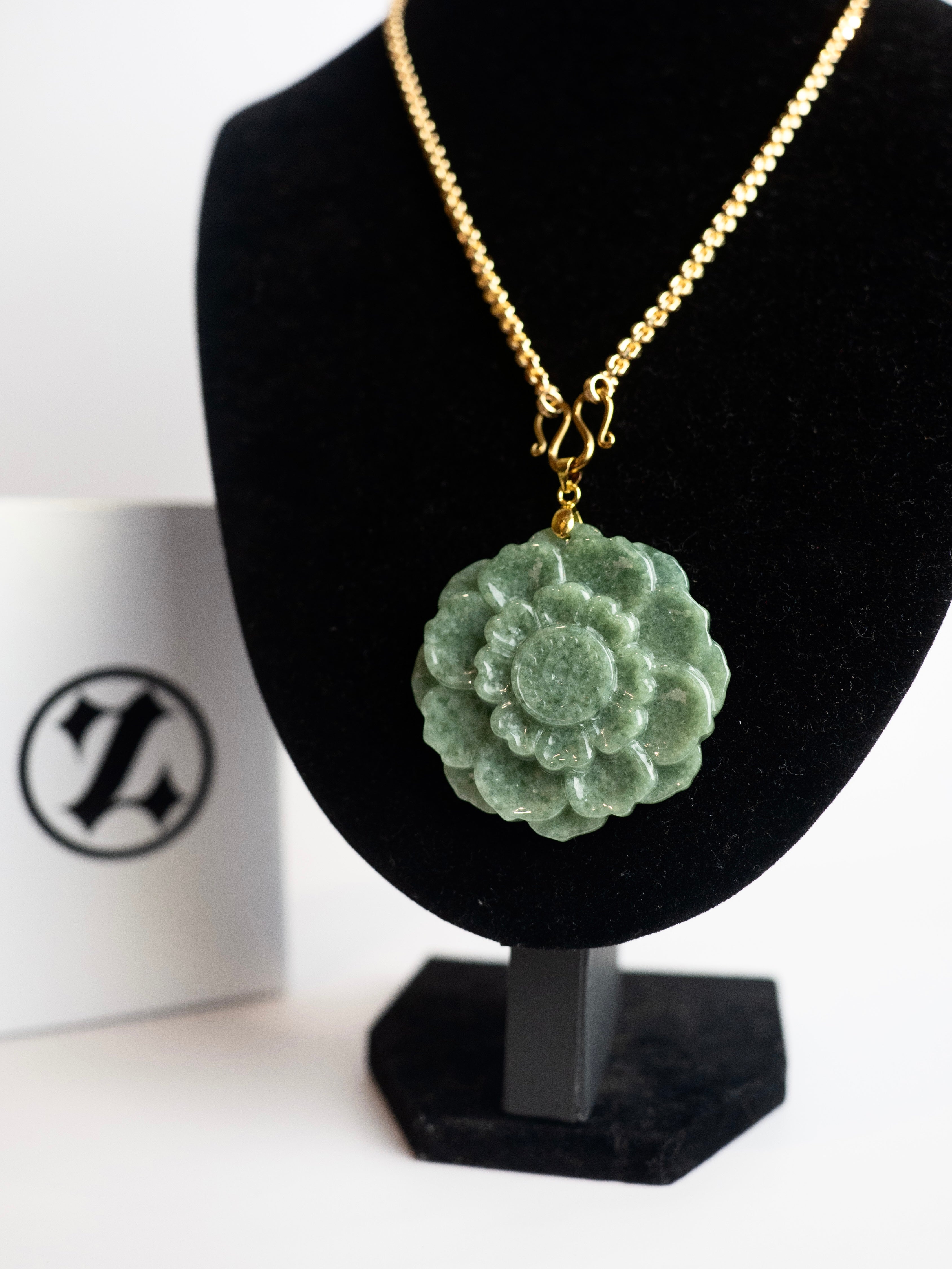 ( PENDANT ) JADE FLOWER