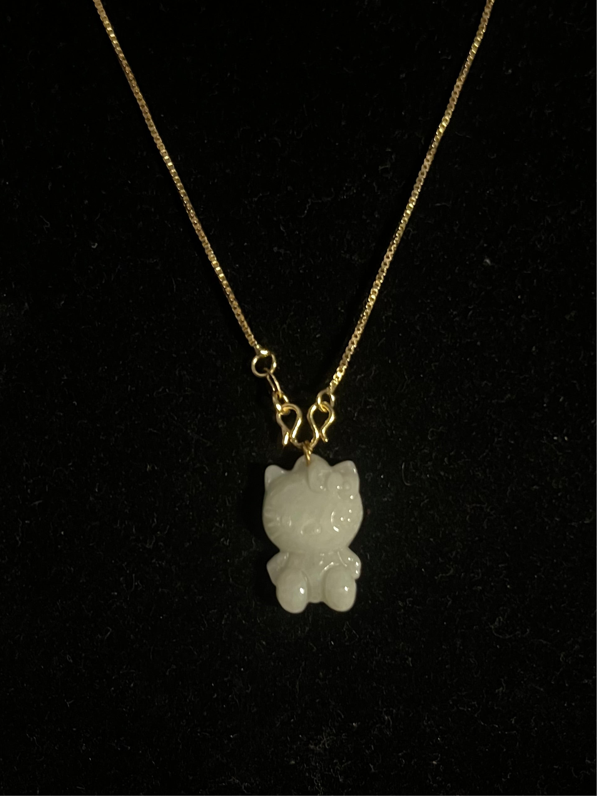 JADE HELLO KITTY + THIN CHAIN
