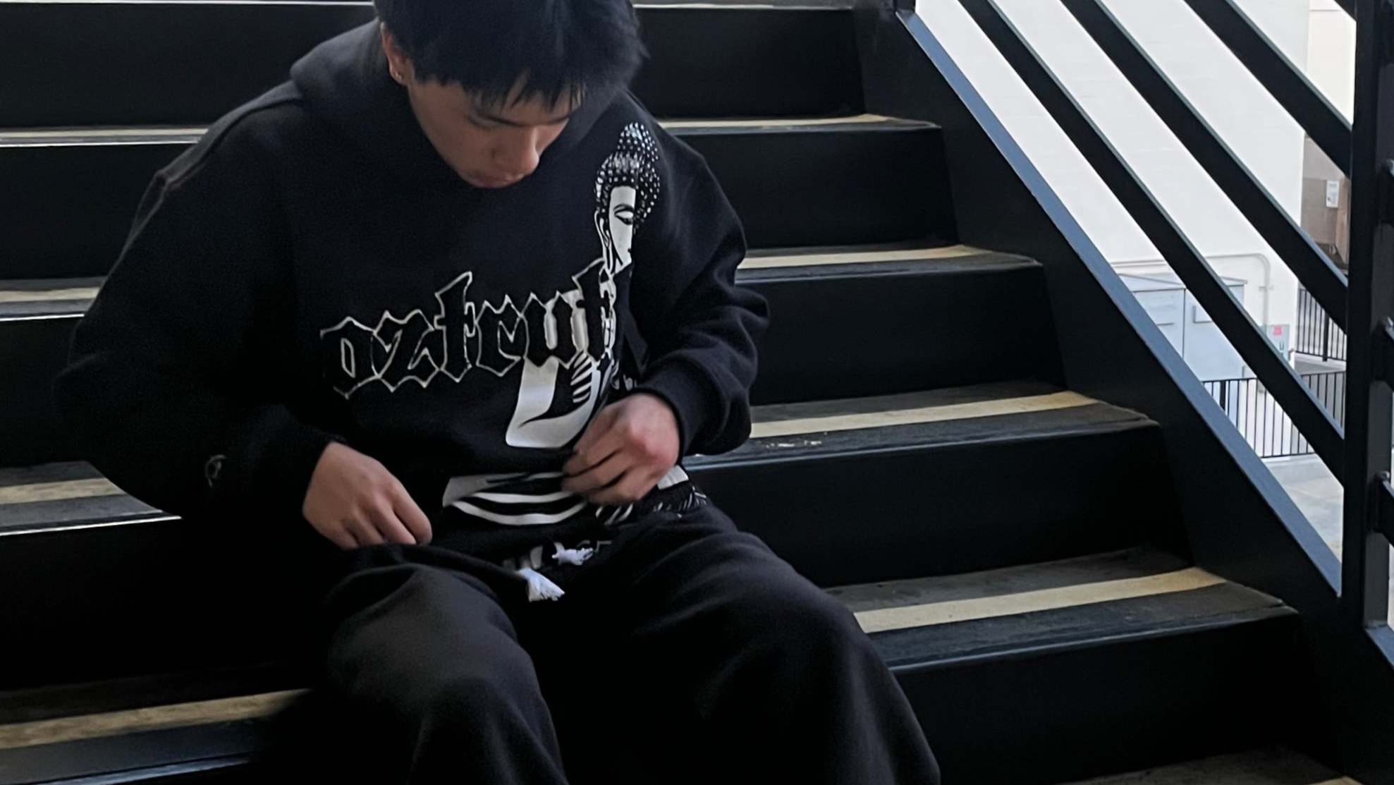 BLACK OZTRUTH SWEATS